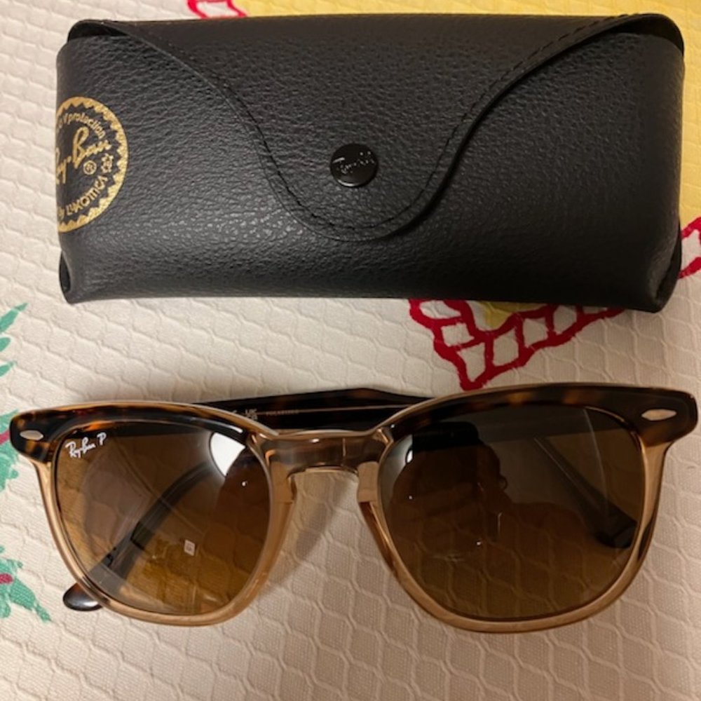 Ray-Ban Hawkeye polarized sunglasses in Havana